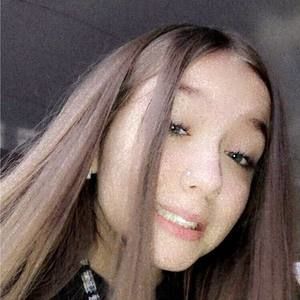 Meet your Posher, Mia